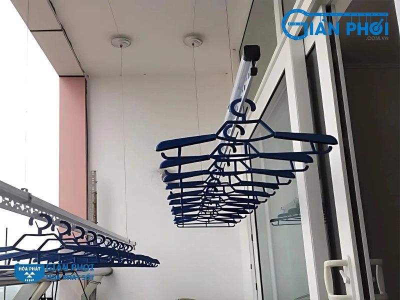 Giàn phơi điện tử Hòa Phát (điều khiển từ xa)