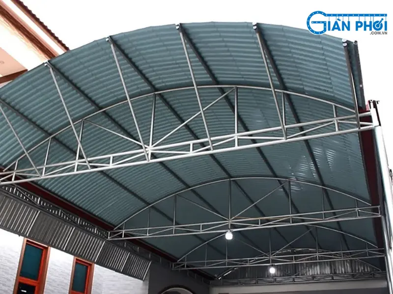 mái che sân trước nhà phố dạng mái vòm