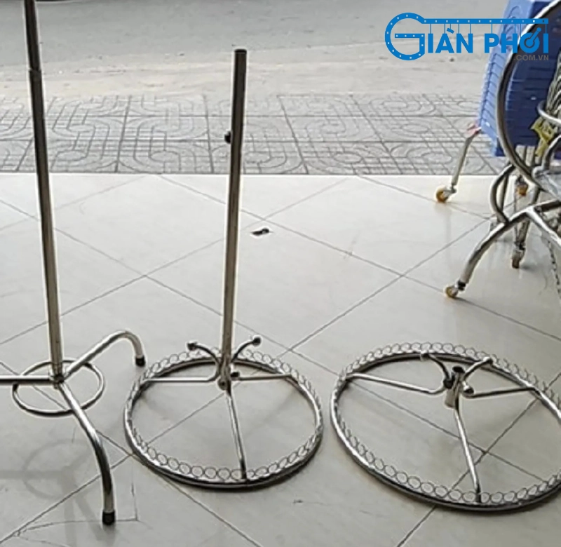 Các thành phần chính của cây phơi đồ inox tròn