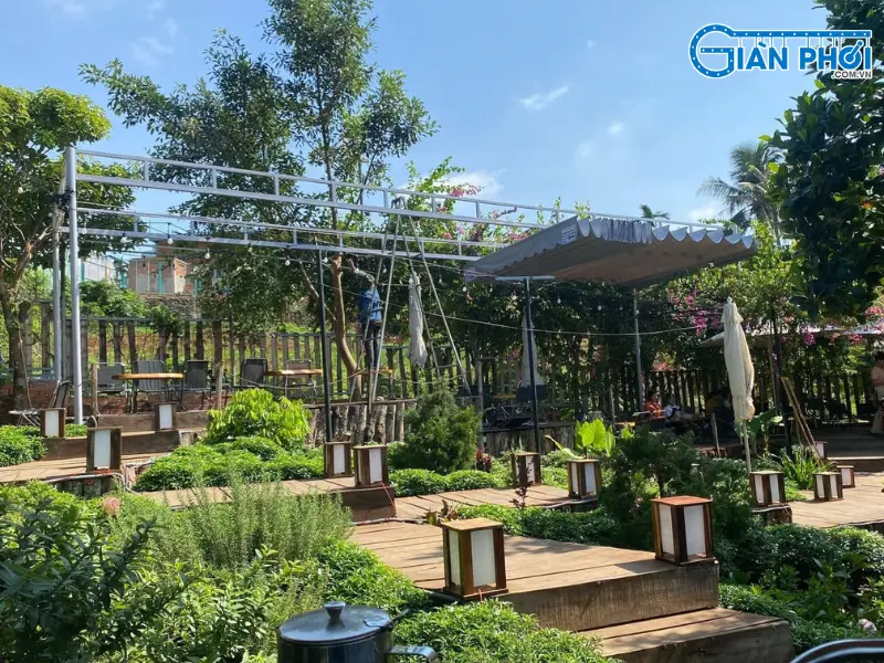lắp bạt che nắng sân vườn