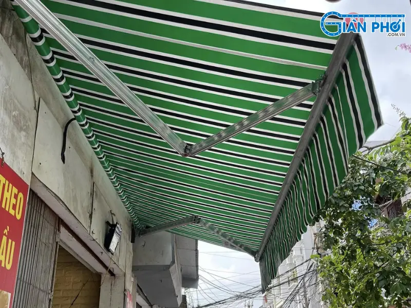 mái che sân trước nhà phố