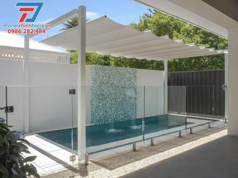 làm mái che hồ bơi