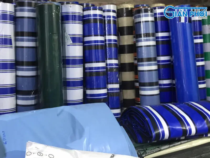 bạt chắn nắng mưa tự cuốn