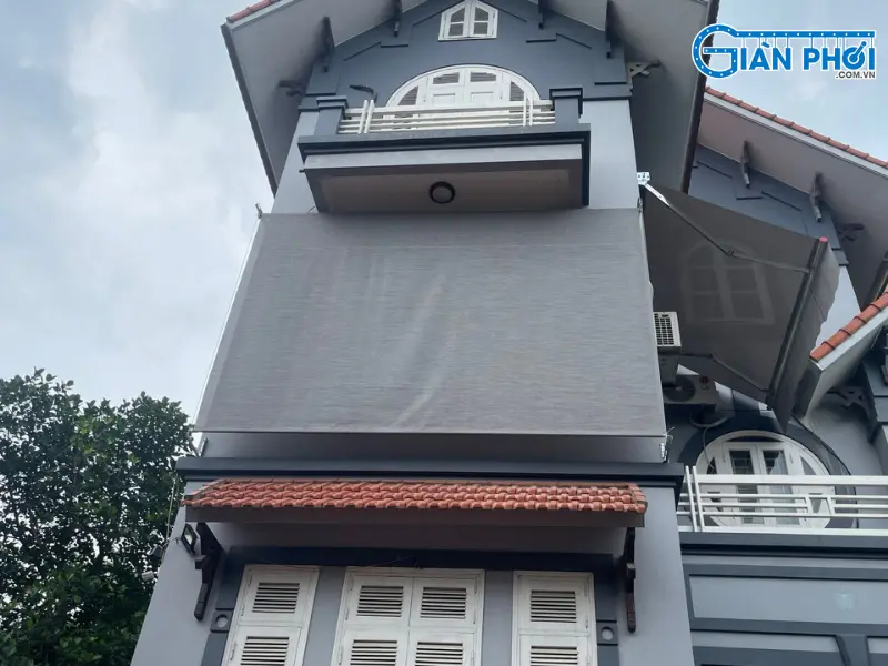 bạt tự cuốn ban công