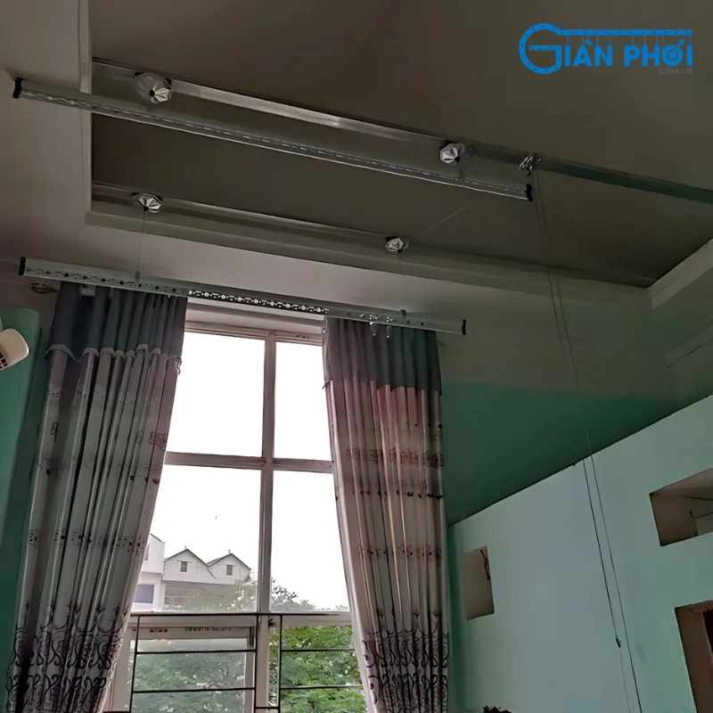 Quá trình lắp đặt giàn phơi thông minh Hòa Phát 999B cho khách hàng - Ảnh 1
