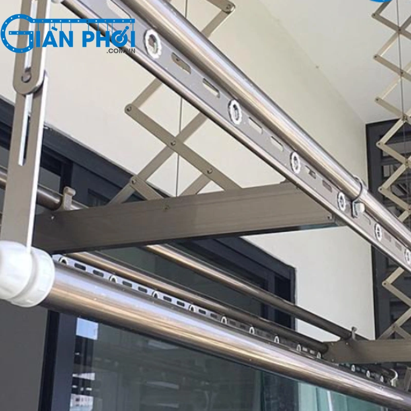 Nguyên nhân giàn phơi inox treo trần bị lệch