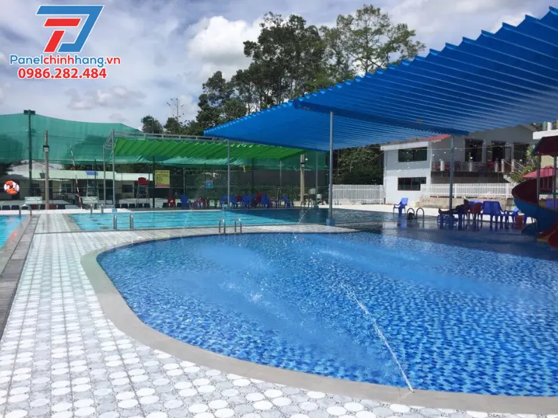 làm mái che hồ bơi