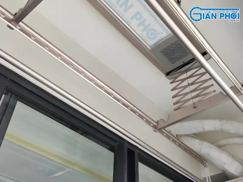 sửa chữa thanh phơi quần áo bị cong vênh sửa chữa thanh phơi quần áo bị cong vênh