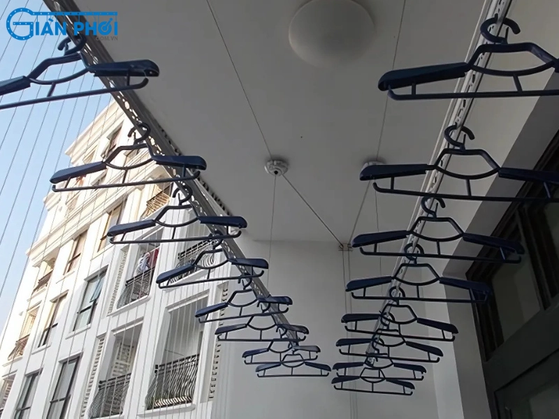 So sánh giàn phơi Hòa Phát với các model giàn phơi khác cùng phân khúc