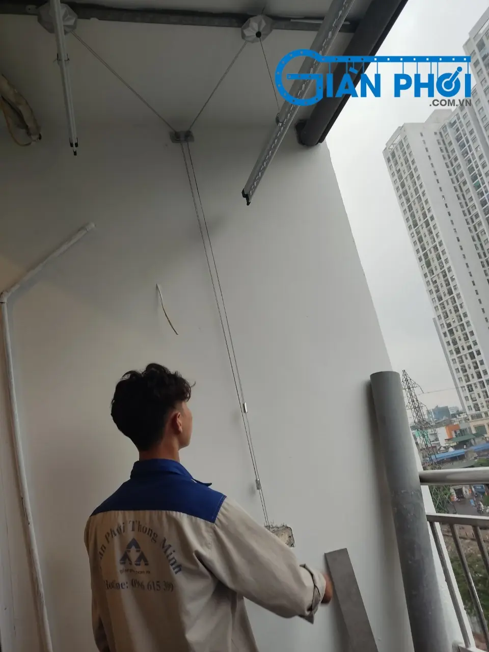Tại sao nên gọi thợ sửa giàn phơi xếp ngang thay vì tự sửa?