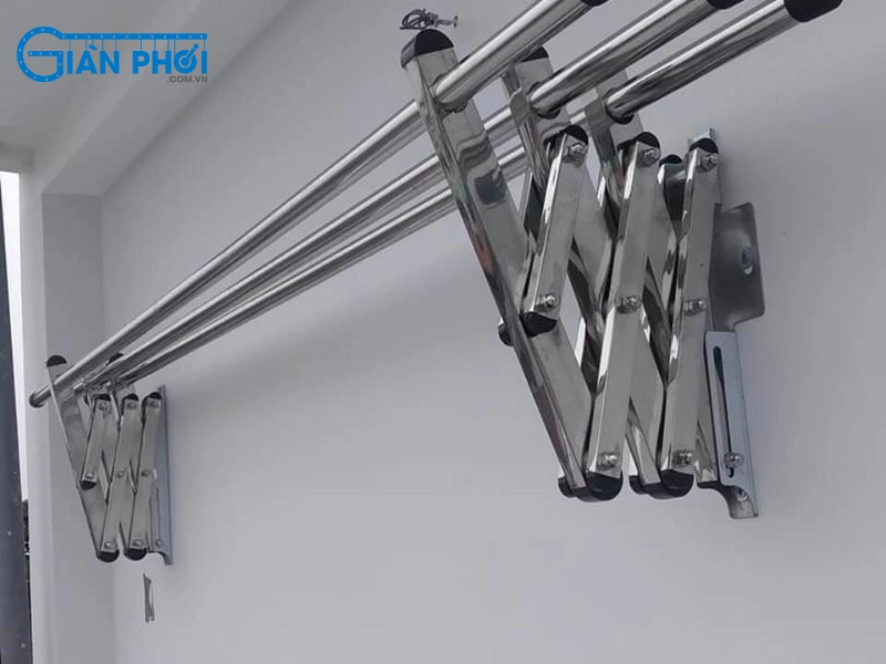 Mẫu giàn phơi inox gắn tường với thiết kế đẹp mắt