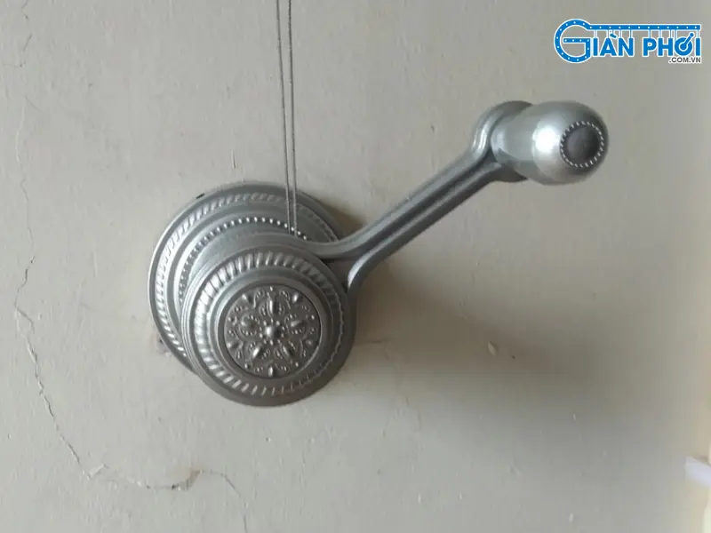 sửa giàn phơi bị rít tay quay
