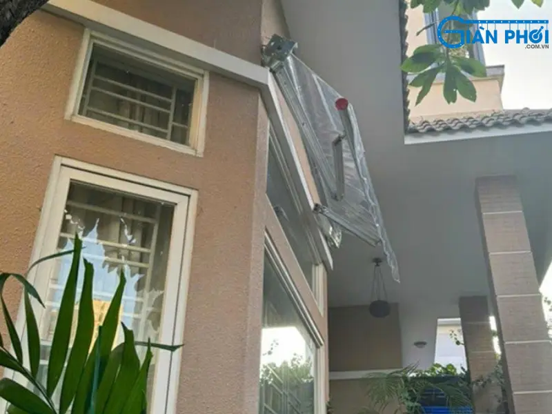 Ứng dụng đa dạng của mái hiên di động trong suốt trong kinh doanh và đời sống