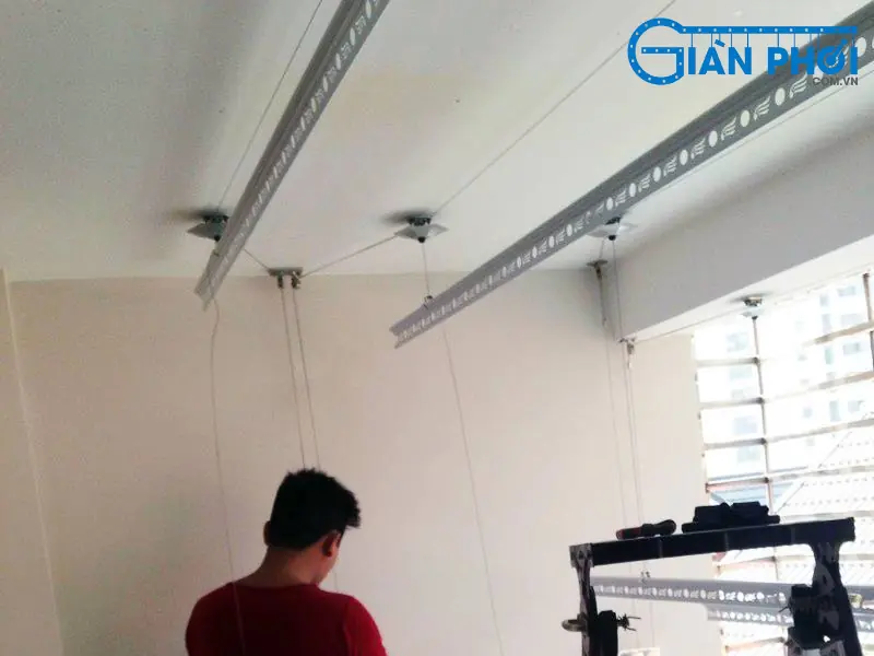 Tiến hành tháo dỡ linh kiện hỏng