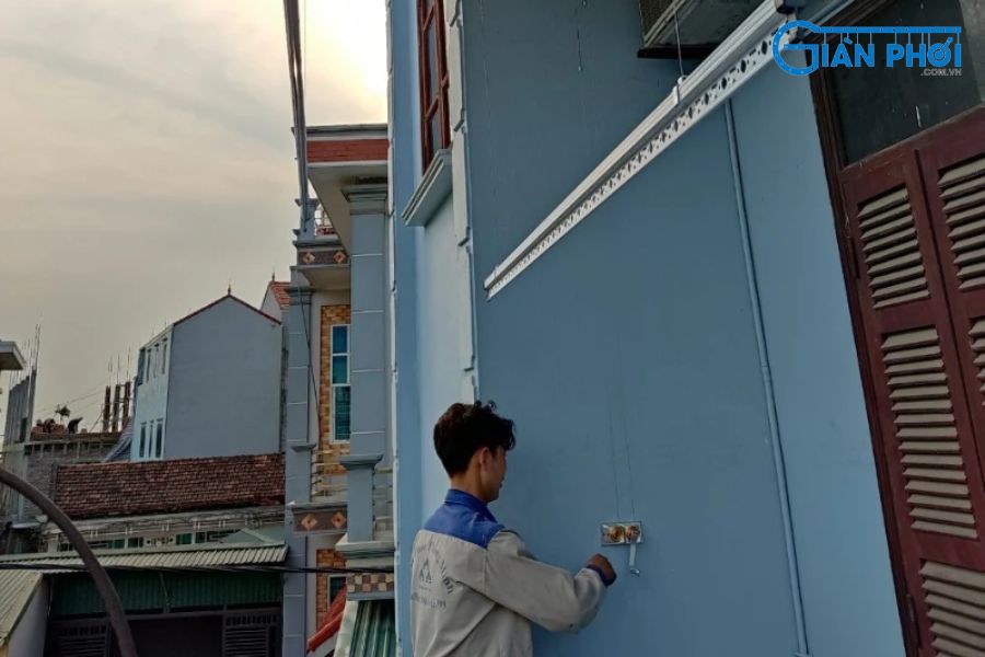Sửa Giàn Phơi Gắn Trần Quay Tay | Dịch Vụ Sửa Chữa Uy Tín