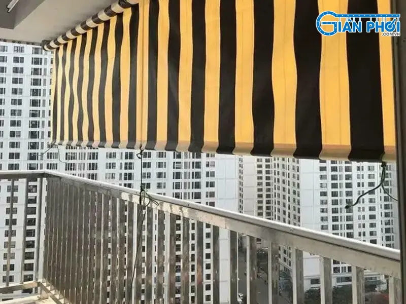 rèm che nắng ban công tự cuốn
