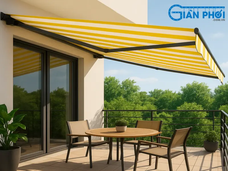 Màu sắc và thiết kế của vải bạt cũng cần phù hợp với kiến trúc tổng thể của ngôi nhà hoặc không gian xung quanh