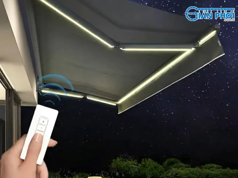 mái che sân sau điều khiển tự động