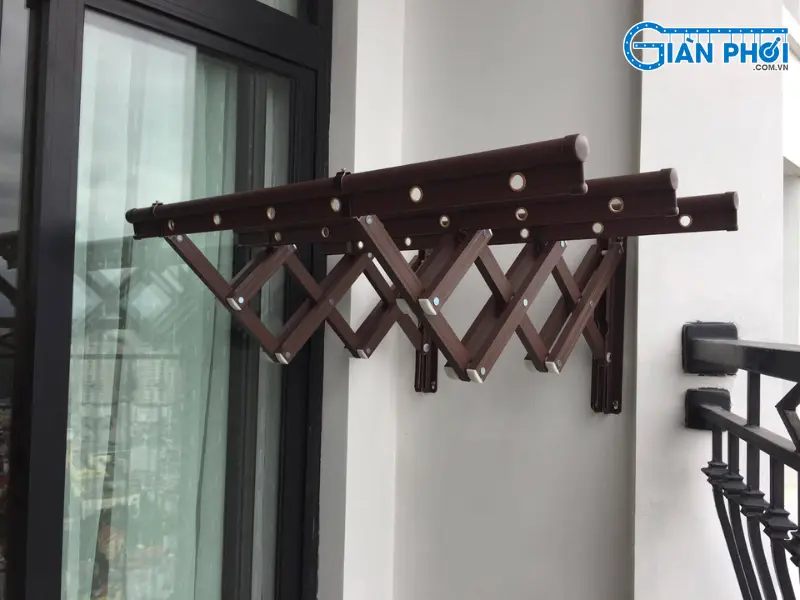 thay bản lề giàn phơi kéo ngang thay bản lề giàn phơi kéo ngang