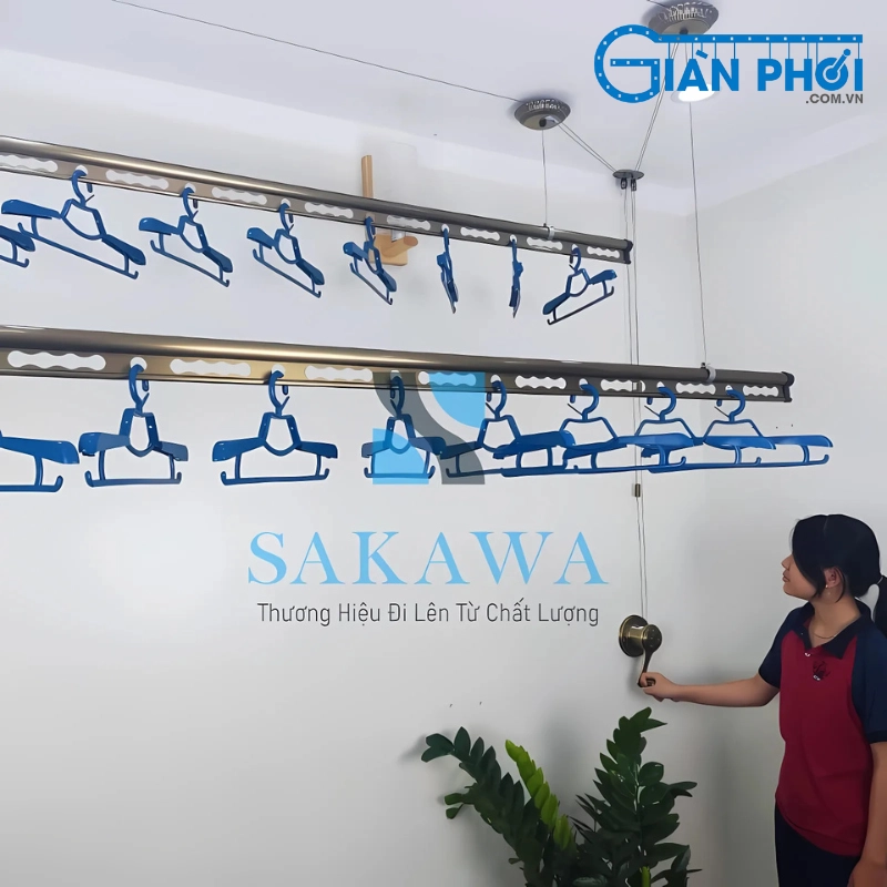 Giàn phơi thông minh gắn trần quay tay