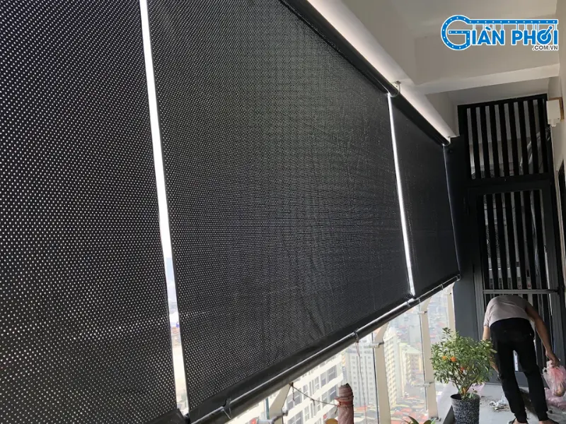 lắp đặt mái che ban công chung cư