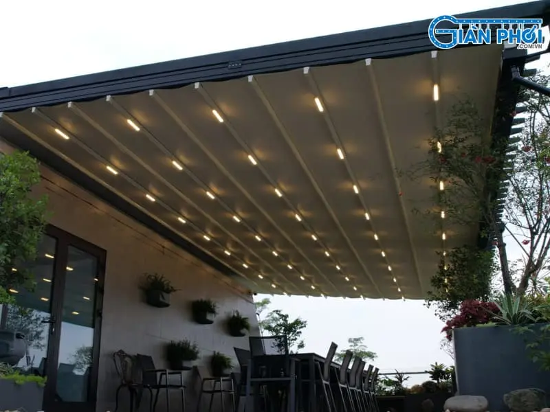 Mái xếp khung nhôm ứng dụng trong thương mại Mái xếp khung nhôm ứng dụng trong thương mại