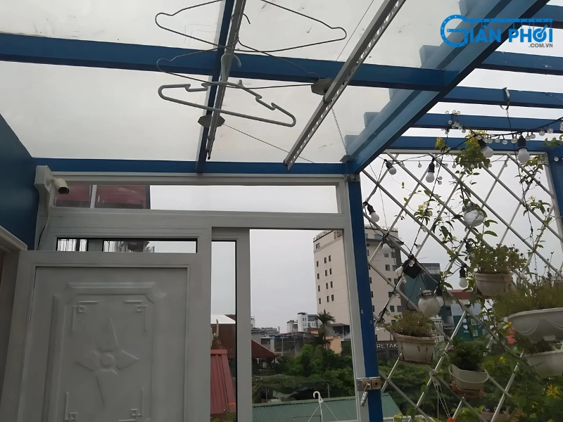 Quá trình lắp đặt giàn phơi thông minh Hòa Phát 999B cho khách hàng - Ảnh 1